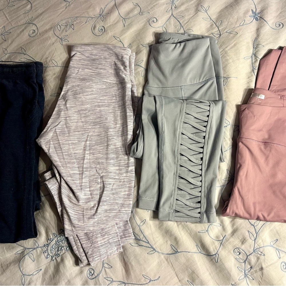 Stylish Leggings Set in Pink, Gray, and Black